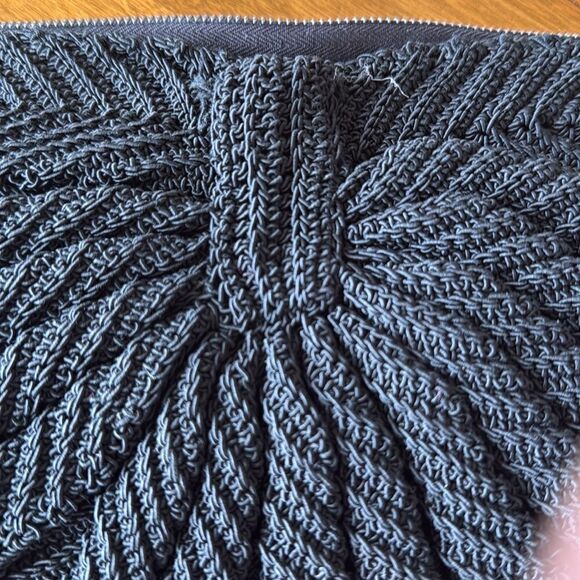 Large vintage crocheted clutch - Picture 3 of 7